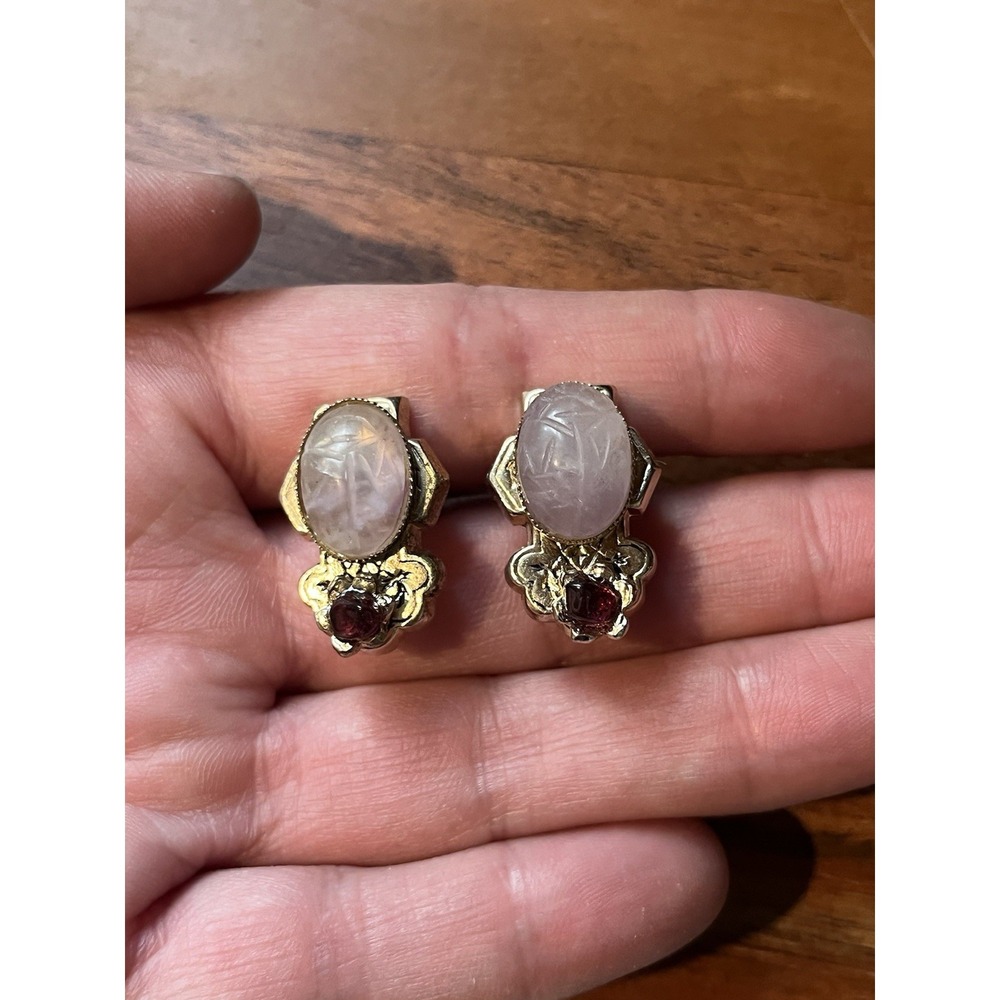 Vintage Coro Carved Rose Quartz Clip On Earrings Red Stone Gold Tone Costume